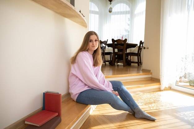 Jak można zarabiać siedząc w domu i na czym to polega?