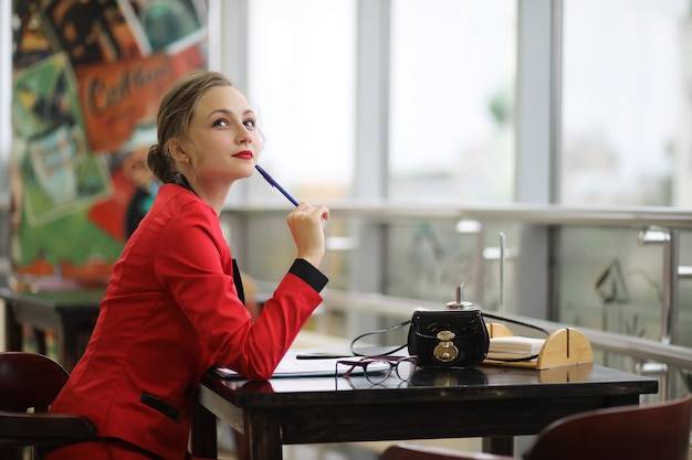 Jaka firmę otworzyć w 2026 roku aby uniknąć nietrafionej decyzji?