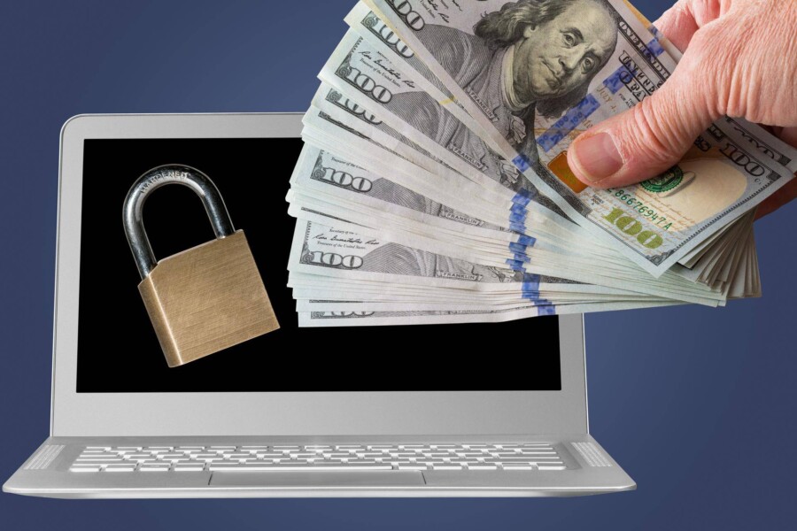 Jak bezpiecznie zarabiać przez internet i unikać pułapek?