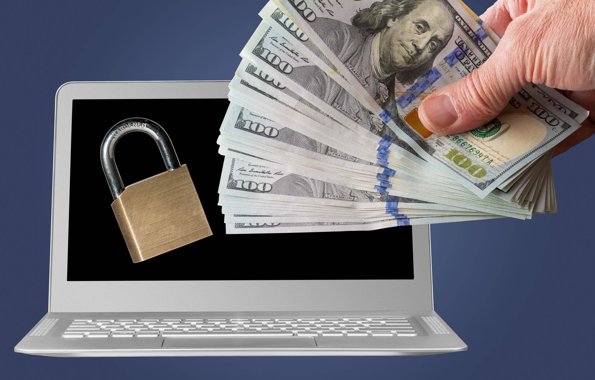 Jak bezpiecznie zarabiać przez internet i unikać pułapek?